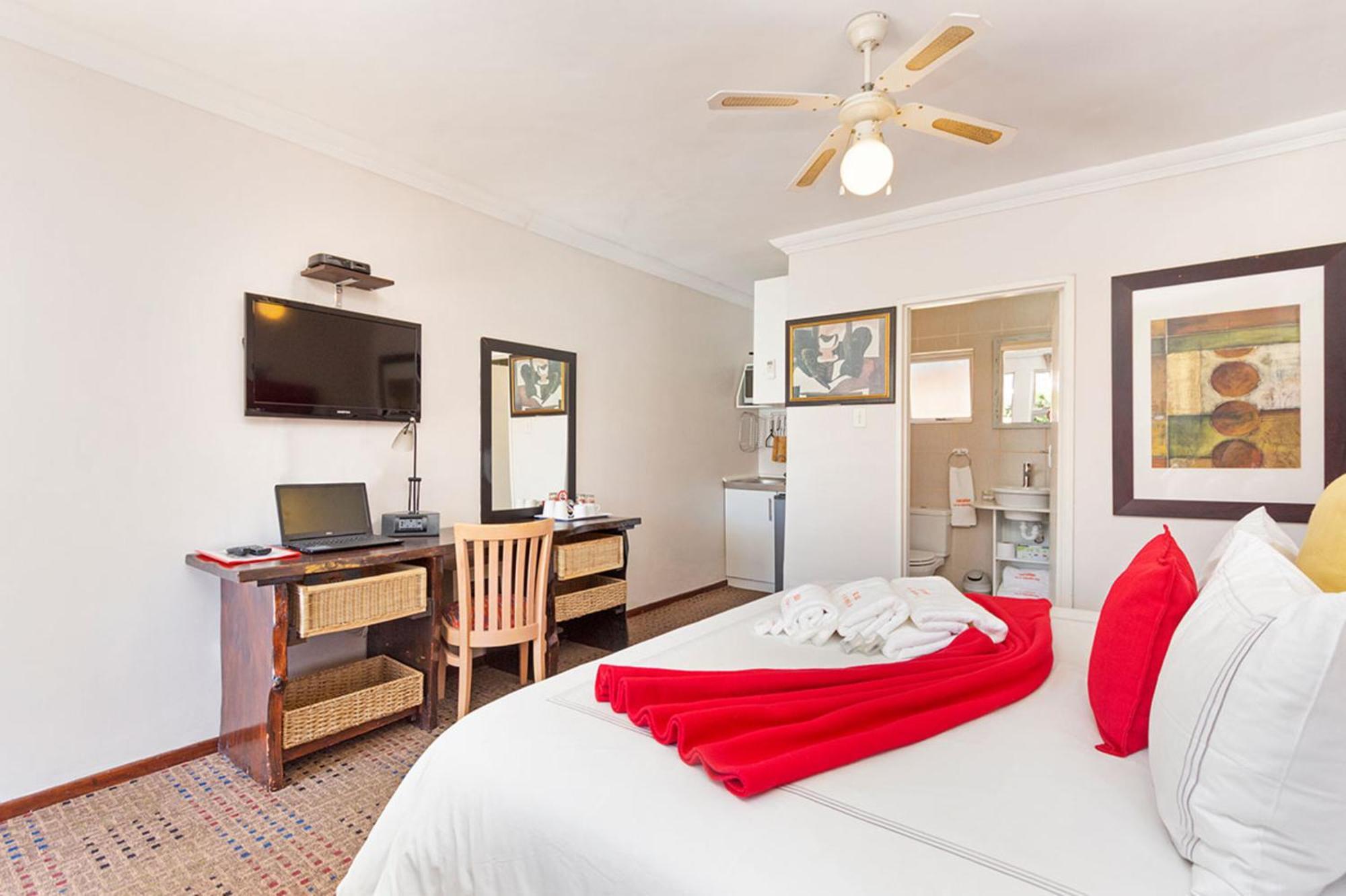 Kwantu Guesthouse 1 Cape Town Bagian luar foto